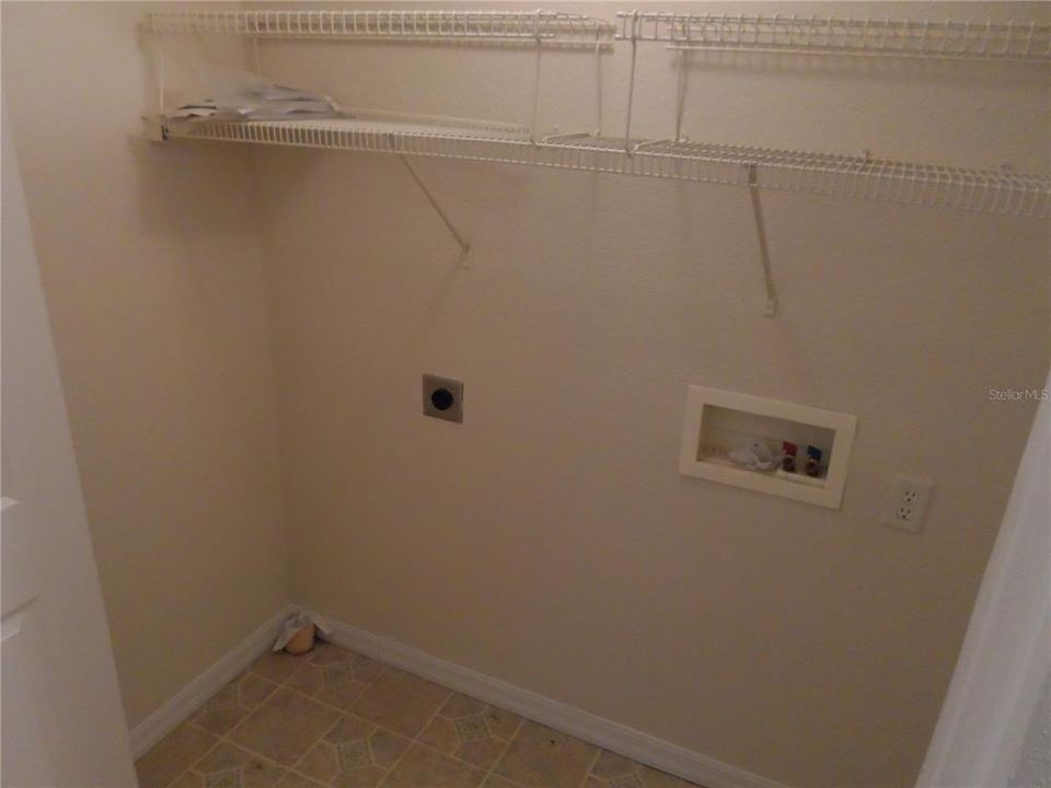 出租: $2,100 (3 贝兹, 2 浴室, 1524 平方英尺)