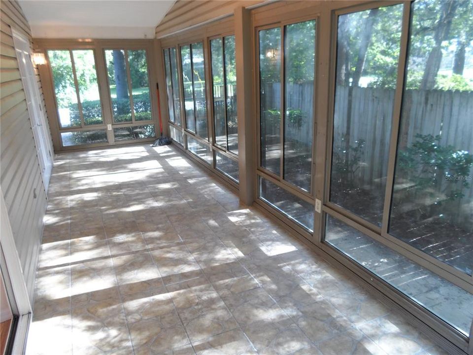 出租: $2,100 (3 贝兹, 2 浴室, 1524 平方英尺)