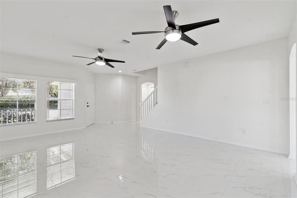 Activo con contrato: $460,000 (4 camas, 2 baños, 2138 Pies cuadrados)