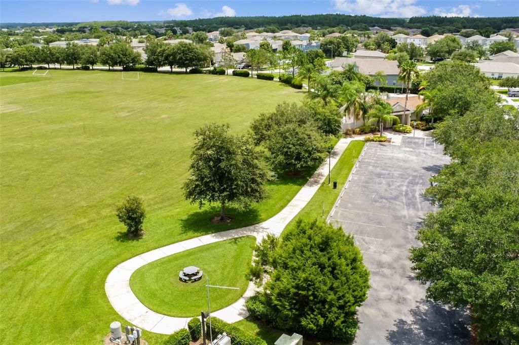 Activo con contrato: $460,000 (4 camas, 2 baños, 2138 Pies cuadrados)