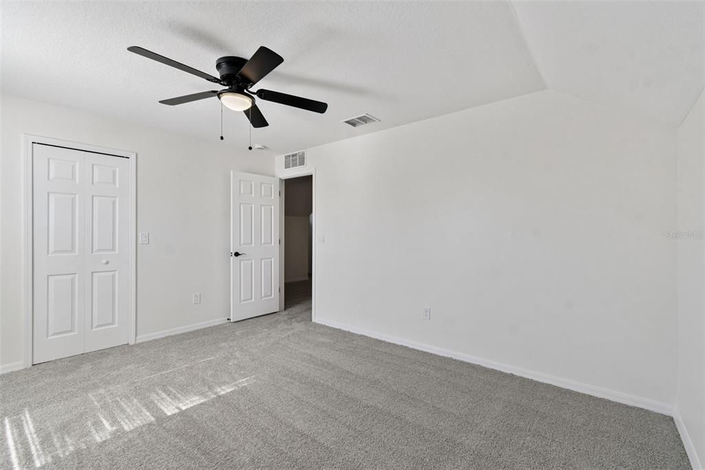 Activo con contrato: $460,000 (4 camas, 2 baños, 2138 Pies cuadrados)