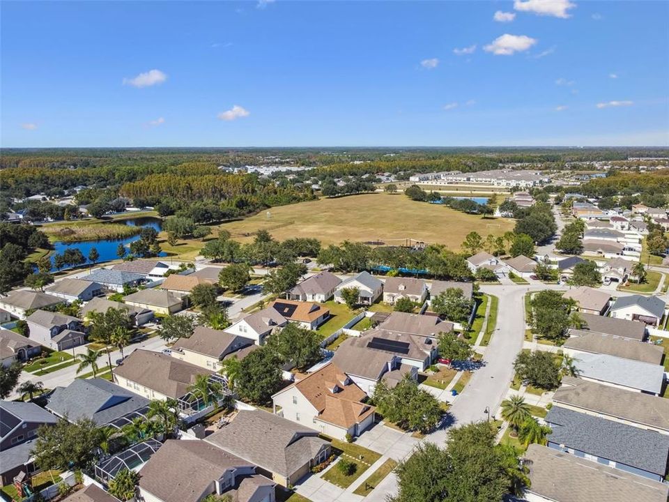 Activo con contrato: $460,000 (4 camas, 2 baños, 2138 Pies cuadrados)