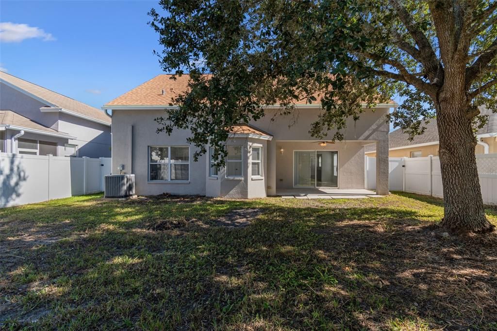 Activo con contrato: $460,000 (4 camas, 2 baños, 2138 Pies cuadrados)