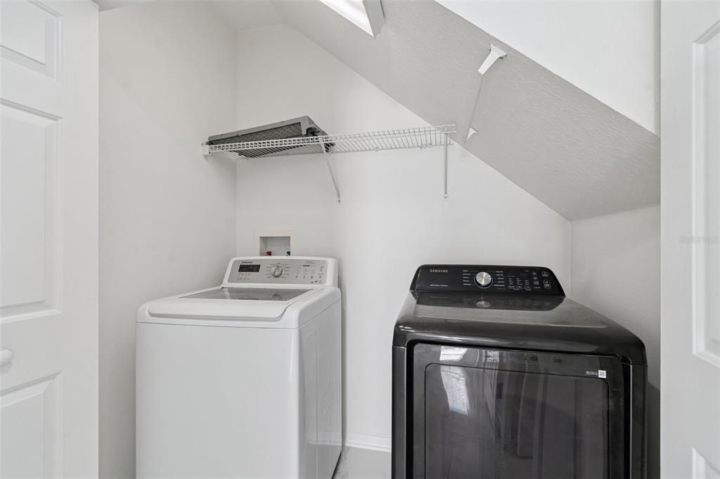 Activo con contrato: $460,000 (4 camas, 2 baños, 2138 Pies cuadrados)