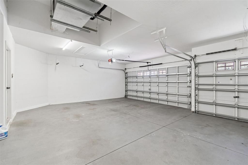 Activo con contrato: $460,000 (4 camas, 2 baños, 2138 Pies cuadrados)