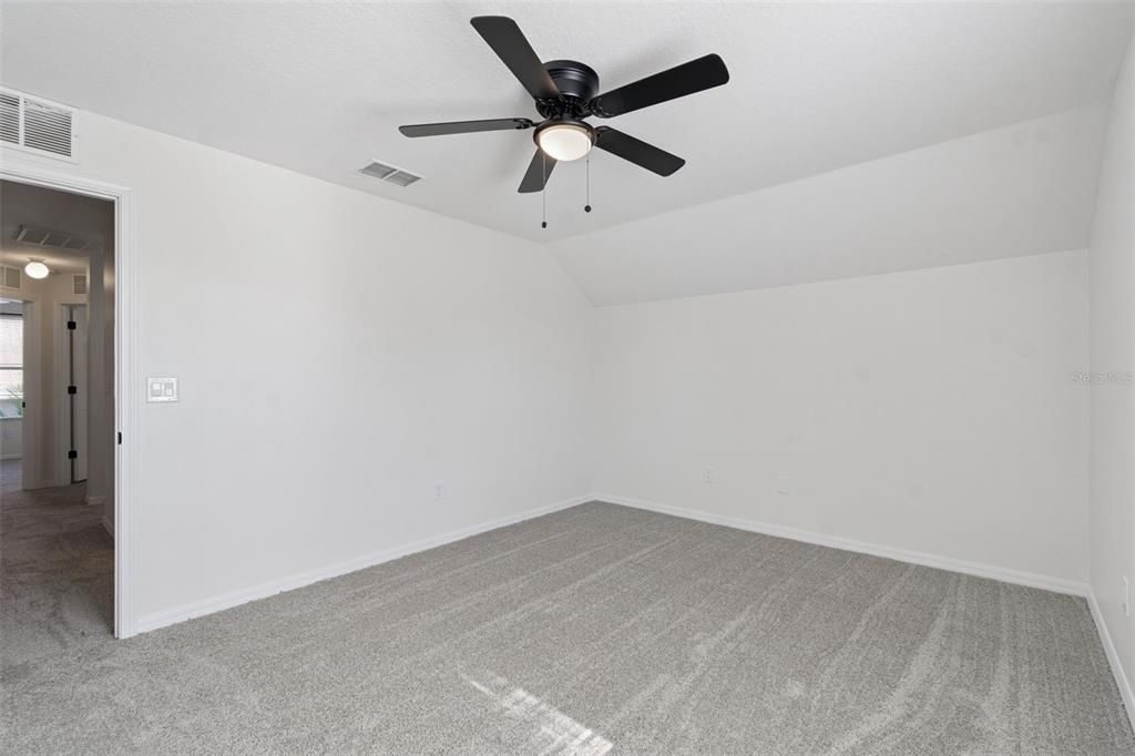 Activo con contrato: $460,000 (4 camas, 2 baños, 2138 Pies cuadrados)