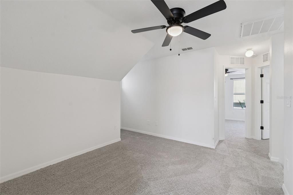 Activo con contrato: $460,000 (4 camas, 2 baños, 2138 Pies cuadrados)