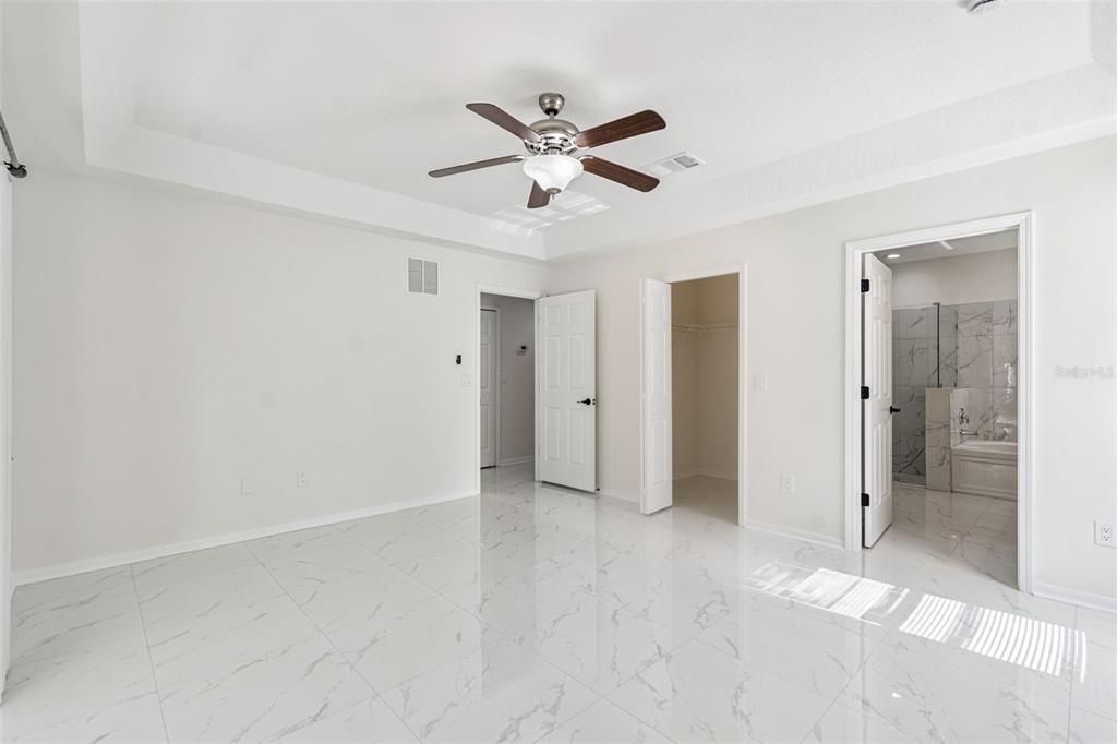 Activo con contrato: $460,000 (4 camas, 2 baños, 2138 Pies cuadrados)