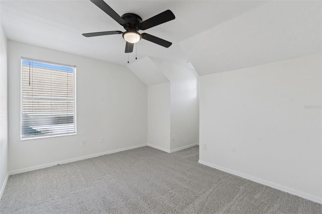 Activo con contrato: $460,000 (4 camas, 2 baños, 2138 Pies cuadrados)