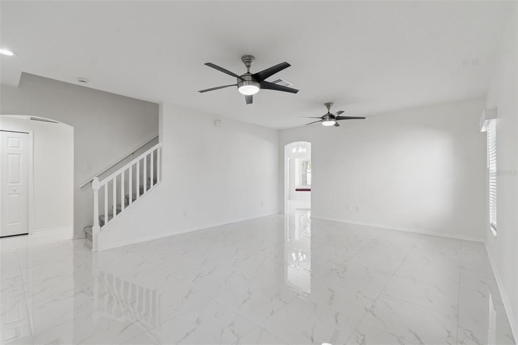 Activo con contrato: $460,000 (4 camas, 2 baños, 2138 Pies cuadrados)