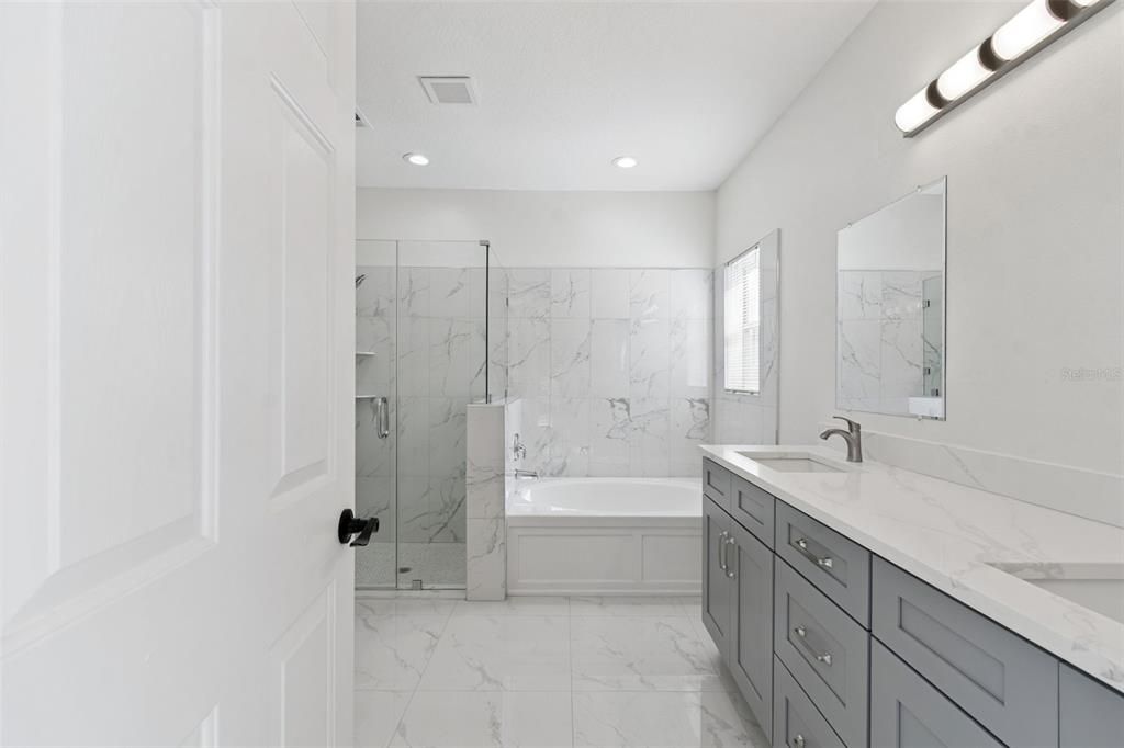 Activo con contrato: $460,000 (4 camas, 2 baños, 2138 Pies cuadrados)