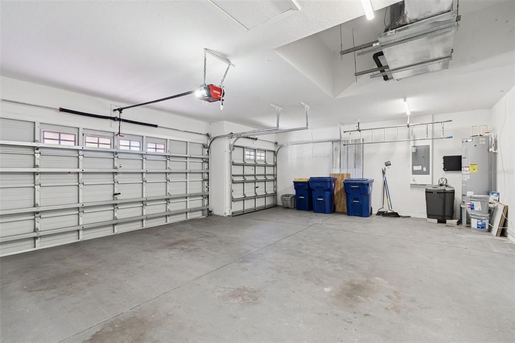 Activo con contrato: $460,000 (4 camas, 2 baños, 2138 Pies cuadrados)