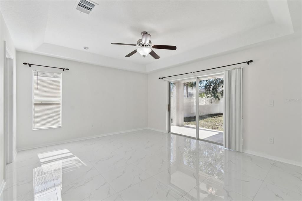 Activo con contrato: $460,000 (4 camas, 2 baños, 2138 Pies cuadrados)