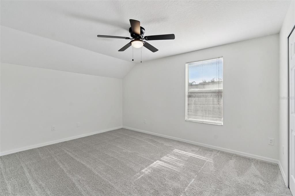 Activo con contrato: $460,000 (4 camas, 2 baños, 2138 Pies cuadrados)