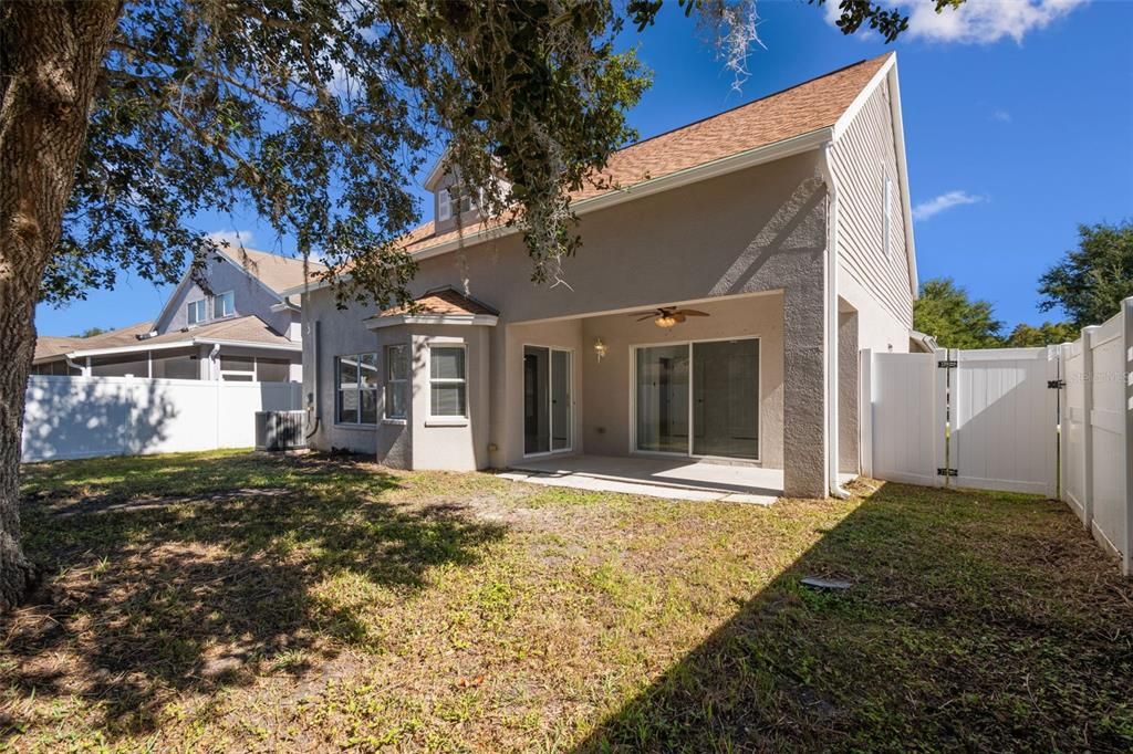 Activo con contrato: $460,000 (4 camas, 2 baños, 2138 Pies cuadrados)