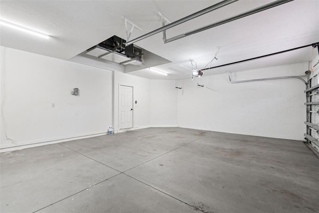 Activo con contrato: $460,000 (4 camas, 2 baños, 2138 Pies cuadrados)