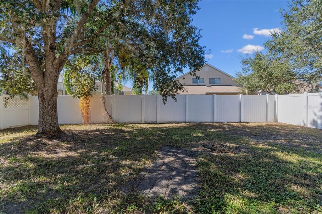 Activo con contrato: $460,000 (4 camas, 2 baños, 2138 Pies cuadrados)