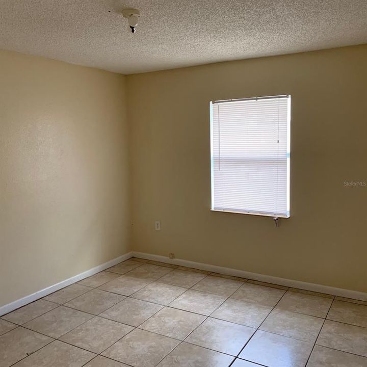 For Rent: $1,200 (2 beds, 1 baths, 891 Square Feet)