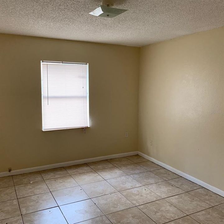 For Rent: $1,200 (2 beds, 1 baths, 891 Square Feet)