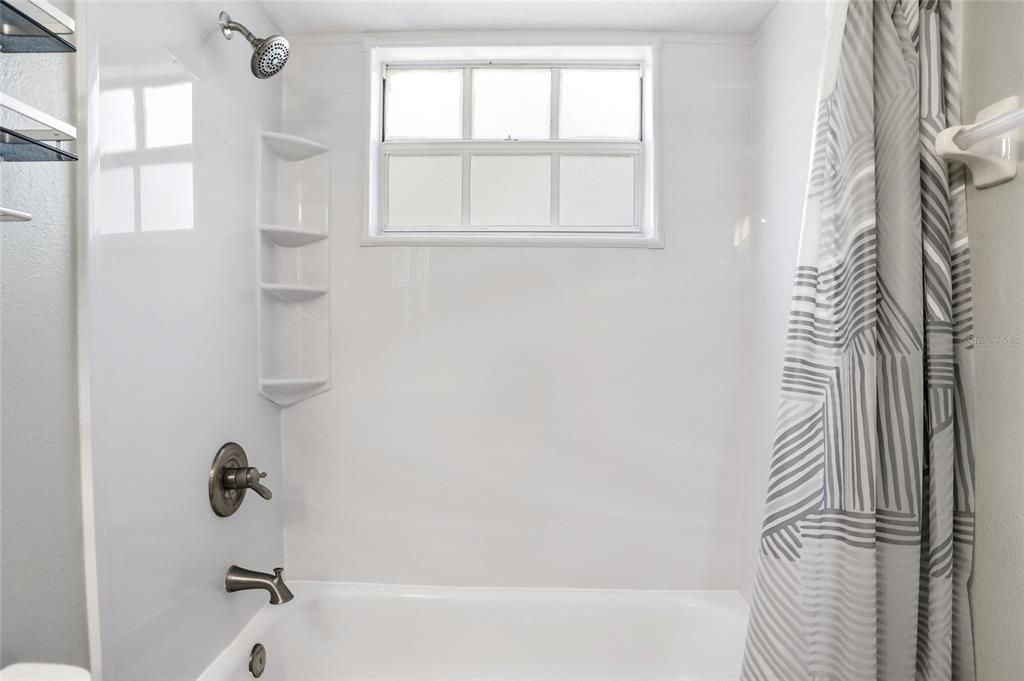 Active With Contract: $230,000 (3 beds, 2 baths, 1350 Square Feet)