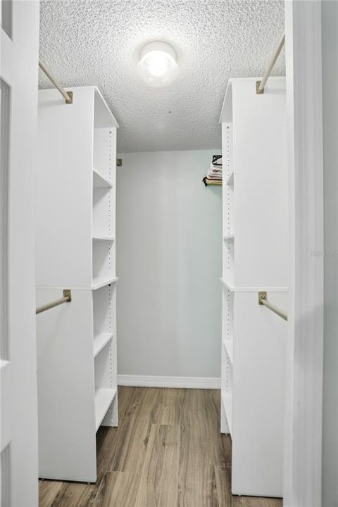 Active With Contract: $230,000 (3 beds, 2 baths, 1350 Square Feet)