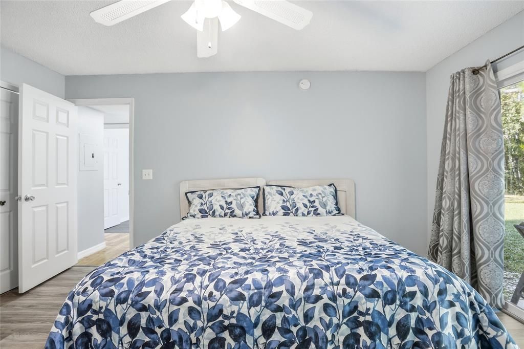 Active With Contract: $230,000 (3 beds, 2 baths, 1350 Square Feet)