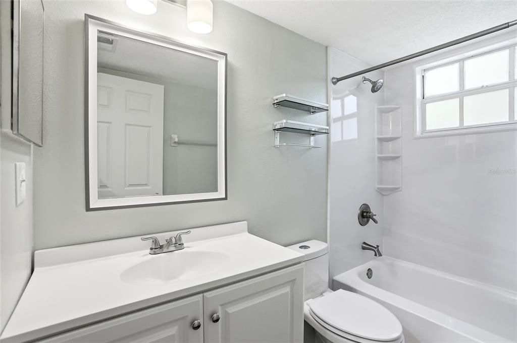 Active With Contract: $230,000 (3 beds, 2 baths, 1350 Square Feet)