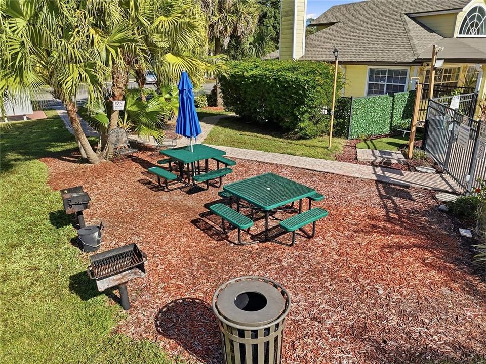 Active With Contract: $230,000 (3 beds, 2 baths, 1350 Square Feet)