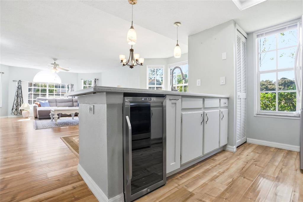 Active With Contract: $230,000 (3 beds, 2 baths, 1350 Square Feet)