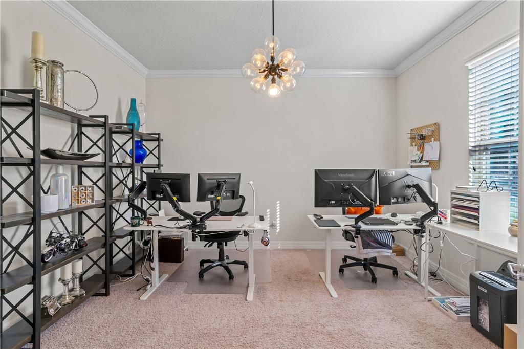 Activo con contrato: $499,000 (4 camas, 2 baños, 2894 Pies cuadrados)