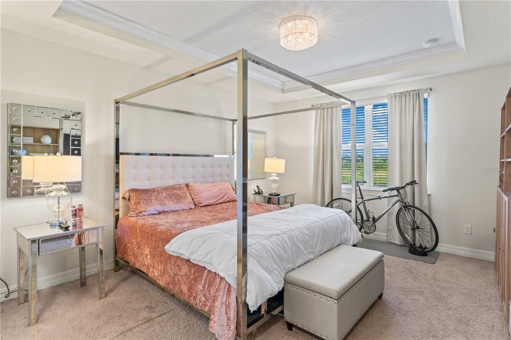 Activo con contrato: $499,000 (4 camas, 2 baños, 2894 Pies cuadrados)