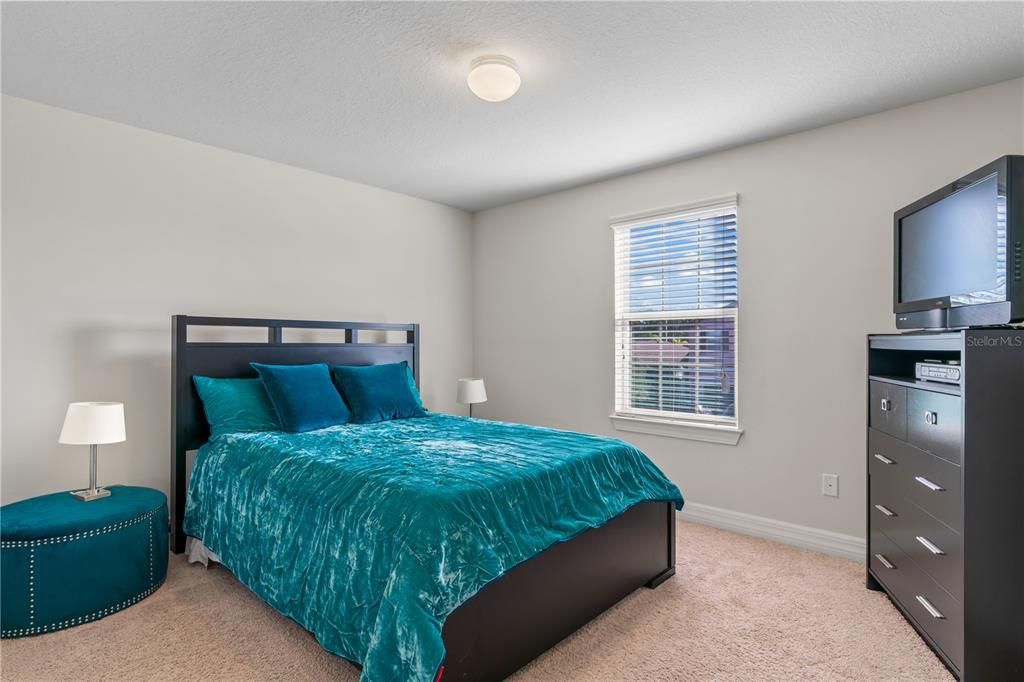 Activo con contrato: $499,000 (4 camas, 2 baños, 2894 Pies cuadrados)