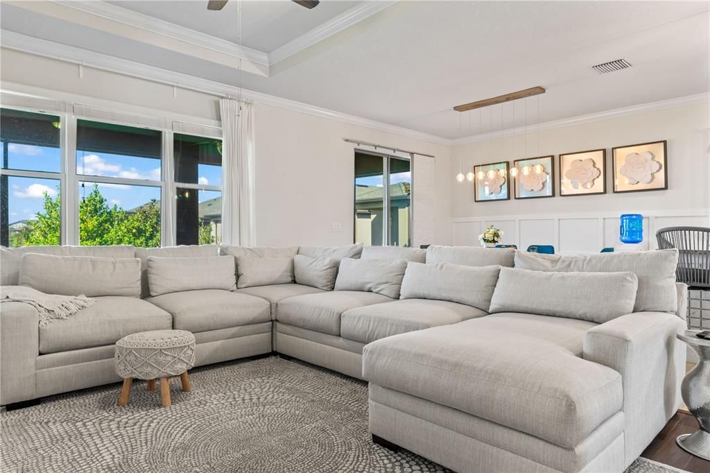 Activo con contrato: $499,000 (4 camas, 2 baños, 2894 Pies cuadrados)