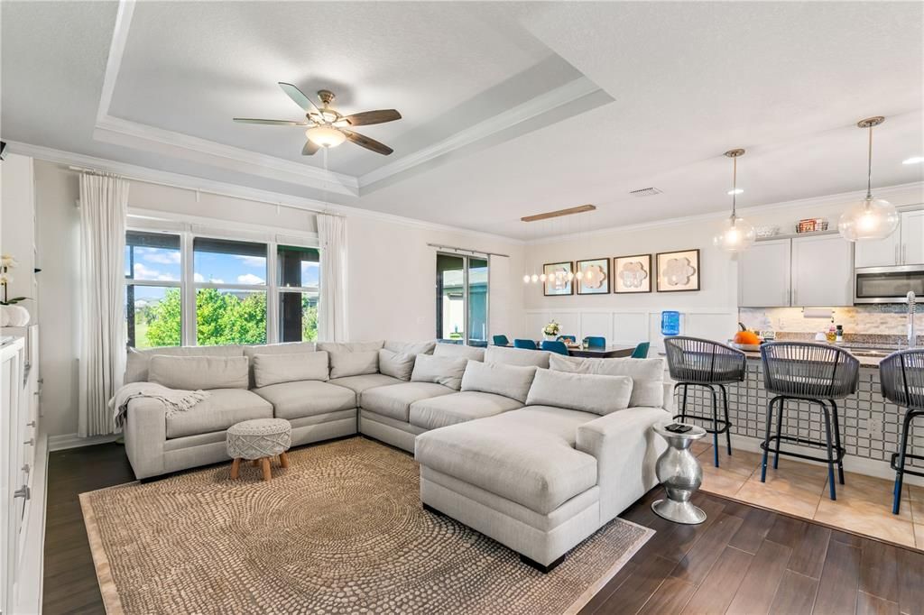 Activo con contrato: $499,000 (4 camas, 2 baños, 2894 Pies cuadrados)