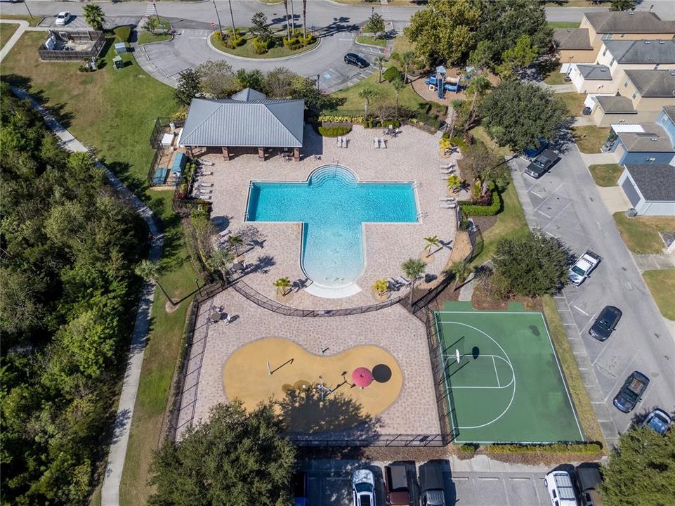 Activo con contrato: $499,000 (4 camas, 2 baños, 2894 Pies cuadrados)