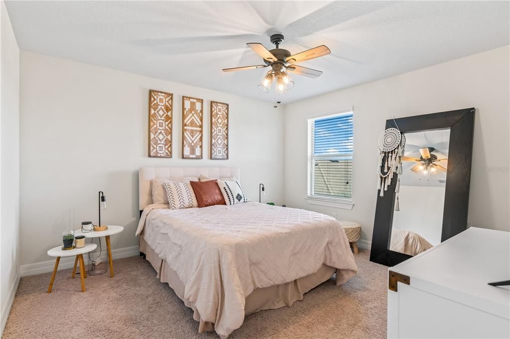 Activo con contrato: $499,000 (4 camas, 2 baños, 2894 Pies cuadrados)