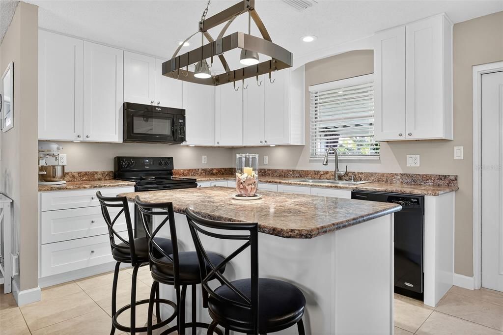 For Sale: $300,000 (3 beds, 2 baths, 1400 Square Feet)