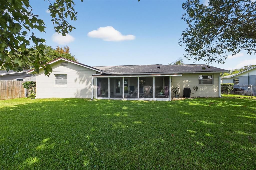 For Sale: $300,000 (3 beds, 2 baths, 1400 Square Feet)