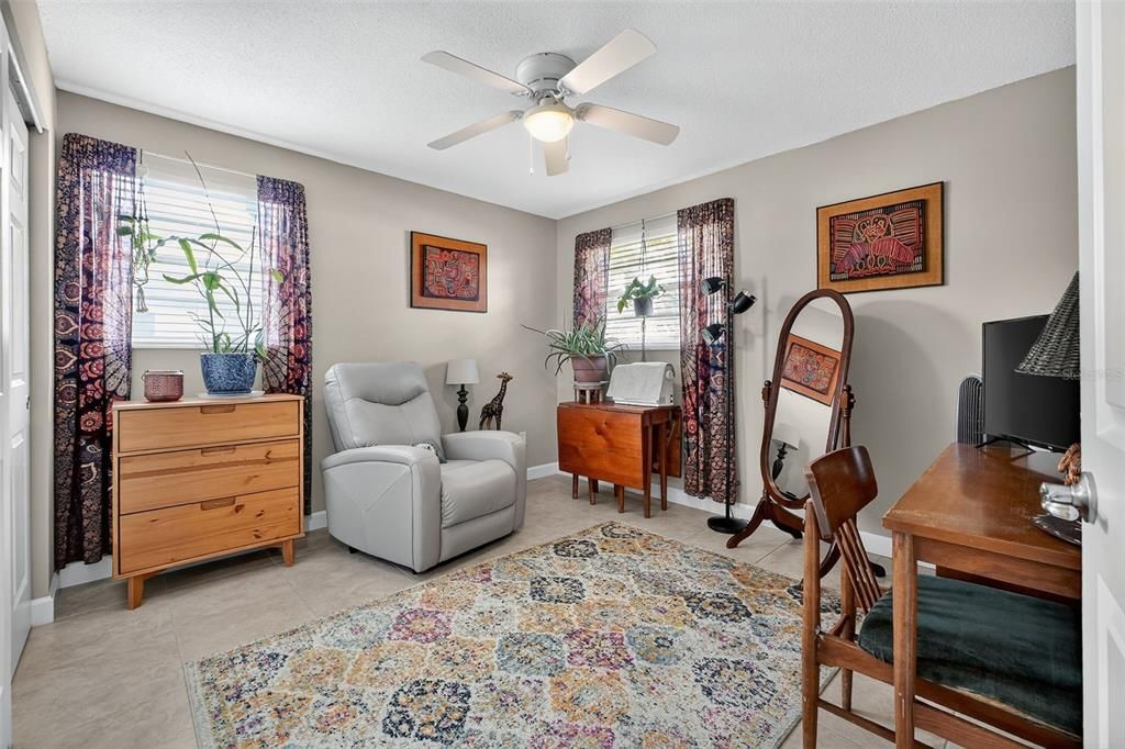 For Sale: $300,000 (3 beds, 2 baths, 1400 Square Feet)