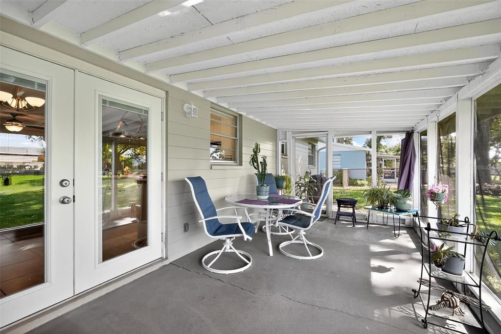 For Sale: $300,000 (3 beds, 2 baths, 1400 Square Feet)