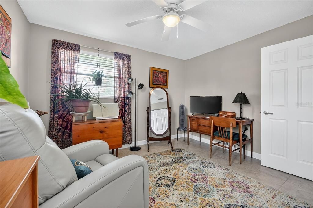 For Sale: $300,000 (3 beds, 2 baths, 1400 Square Feet)