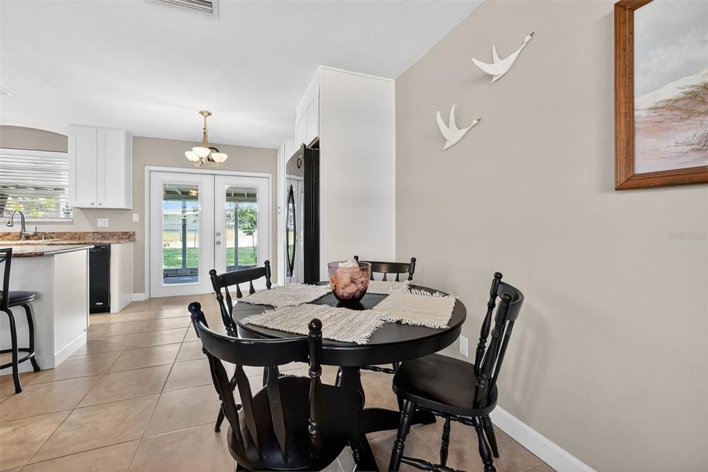 For Sale: $300,000 (3 beds, 2 baths, 1400 Square Feet)