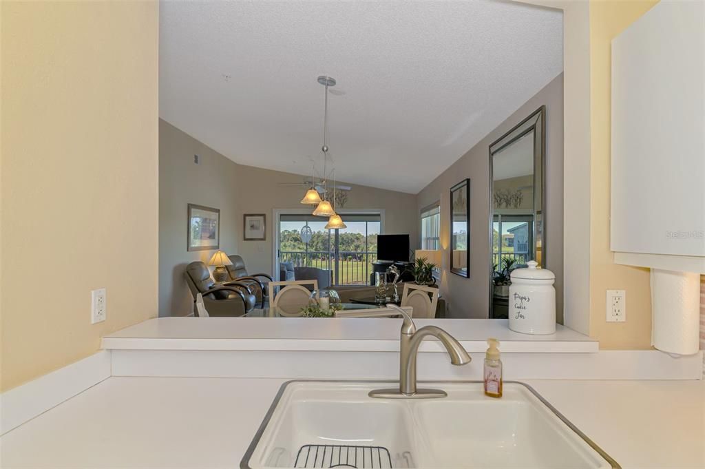For Sale: $359,900 (2 beds, 2 baths, 1371 Square Feet)