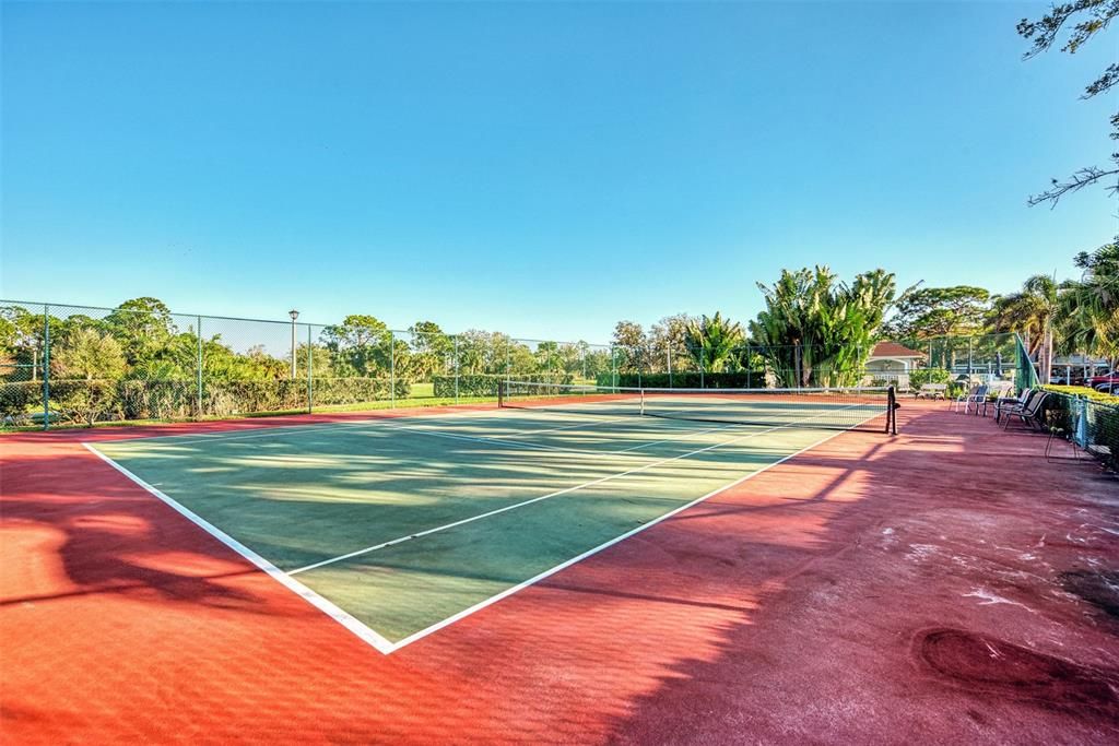 For Sale: $359,900 (2 beds, 2 baths, 1371 Square Feet)