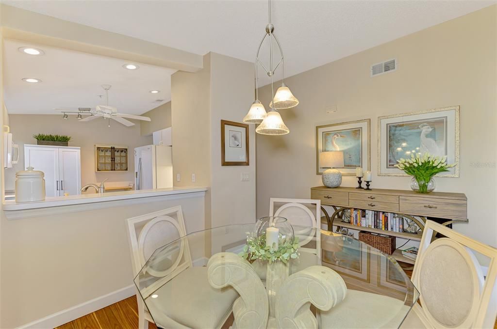 For Sale: $359,900 (2 beds, 2 baths, 1371 Square Feet)