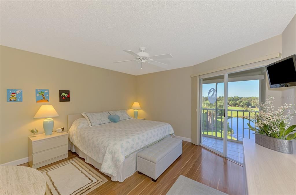 For Sale: $359,900 (2 beds, 2 baths, 1371 Square Feet)