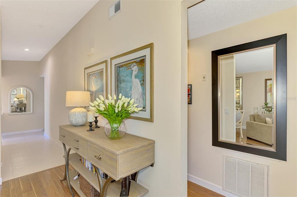 For Sale: $359,900 (2 beds, 2 baths, 1371 Square Feet)