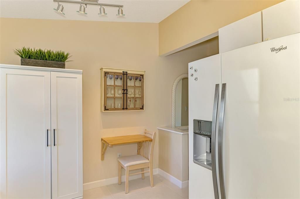 For Sale: $359,900 (2 beds, 2 baths, 1371 Square Feet)