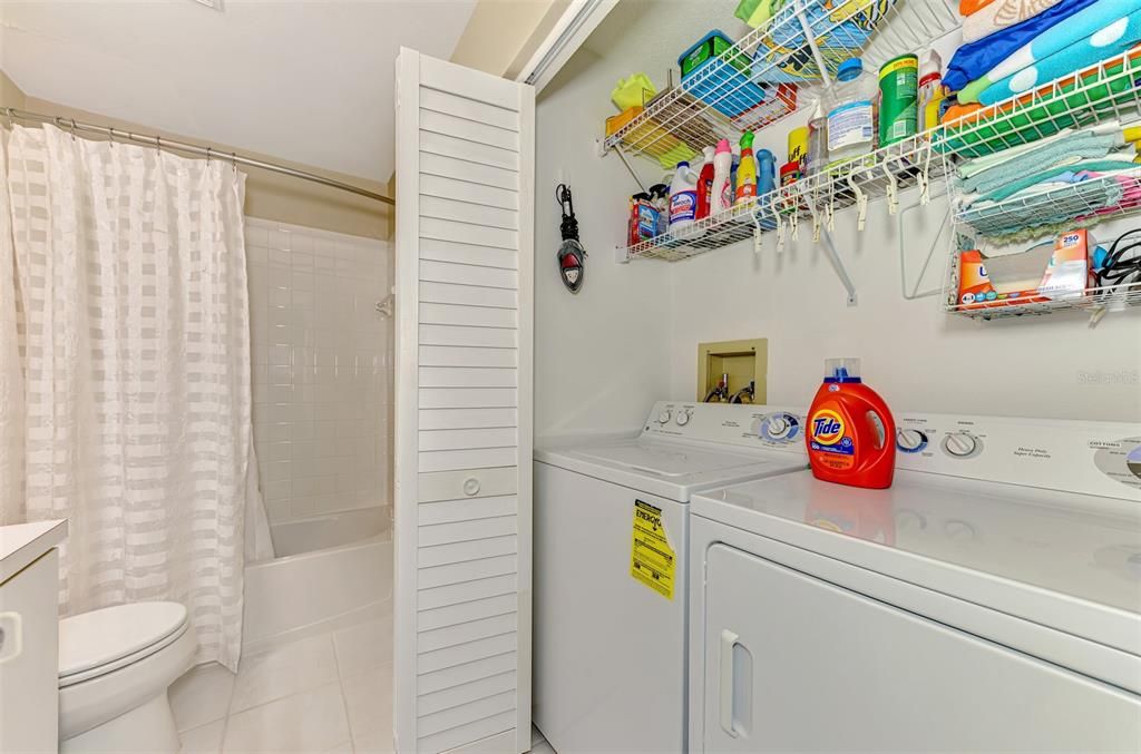 For Sale: $359,900 (2 beds, 2 baths, 1371 Square Feet)