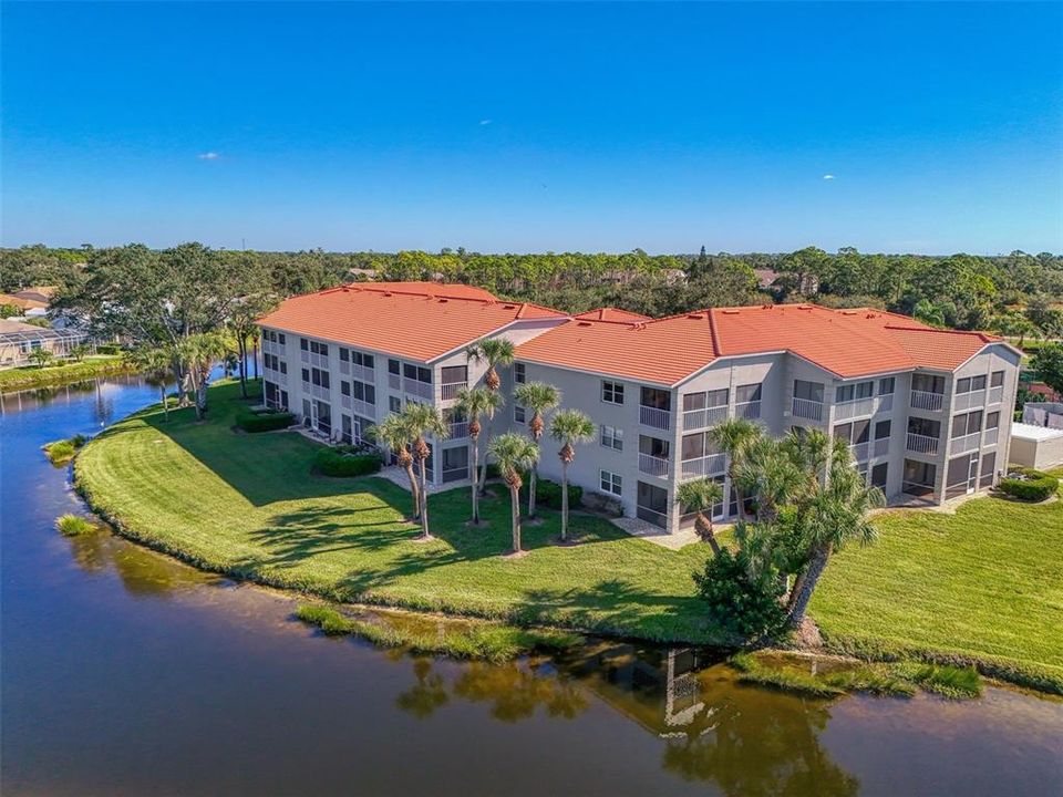 For Sale: $359,900 (2 beds, 2 baths, 1371 Square Feet)